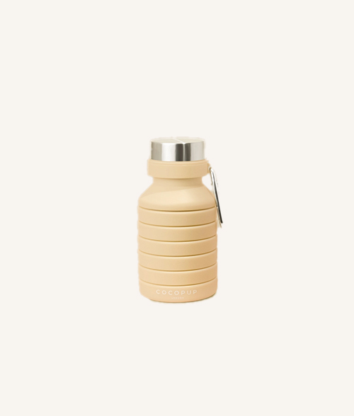 Gourde pliable pour chien en silicone beige – compacte, 500 ml, avec couvercle inox