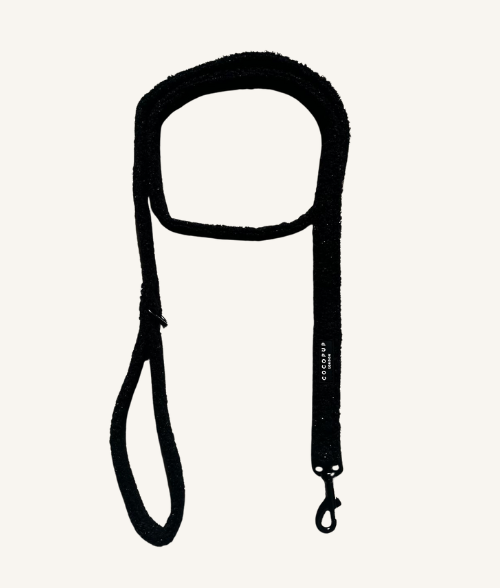 Laisse teddy noir pour chien de la marque cocopup london en polyester doux