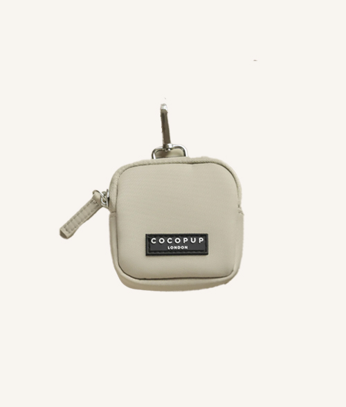 sac de friandise pour chien beige avec zip et attache en métal