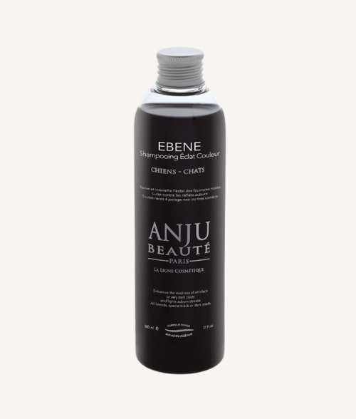 Shampoing pour chien et chats au poils sombre de la marque Anju Beauté
